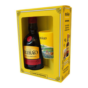 Licor beirao copo